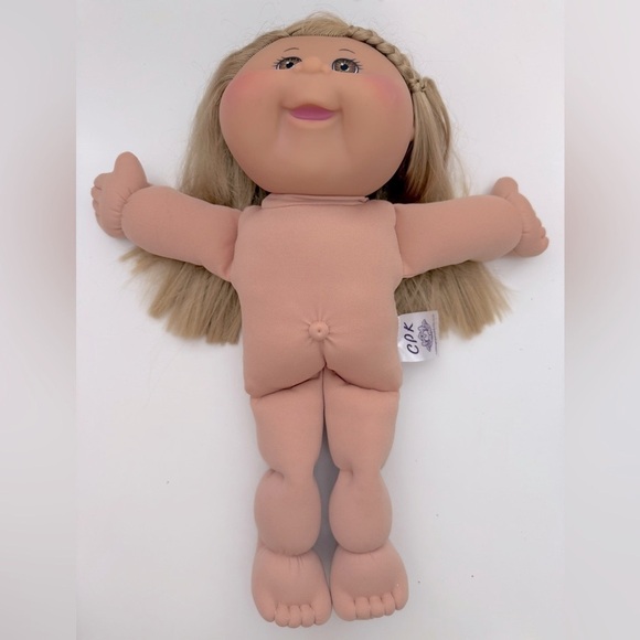 2011 Cabbage Patch Kid Girl Doll - Brown Eyes Blonde - Picture 8 of 15